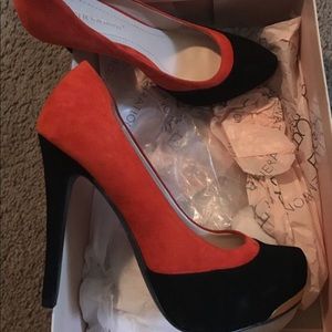 New BCBGeneration Orange/Black Pumps size: 6.5